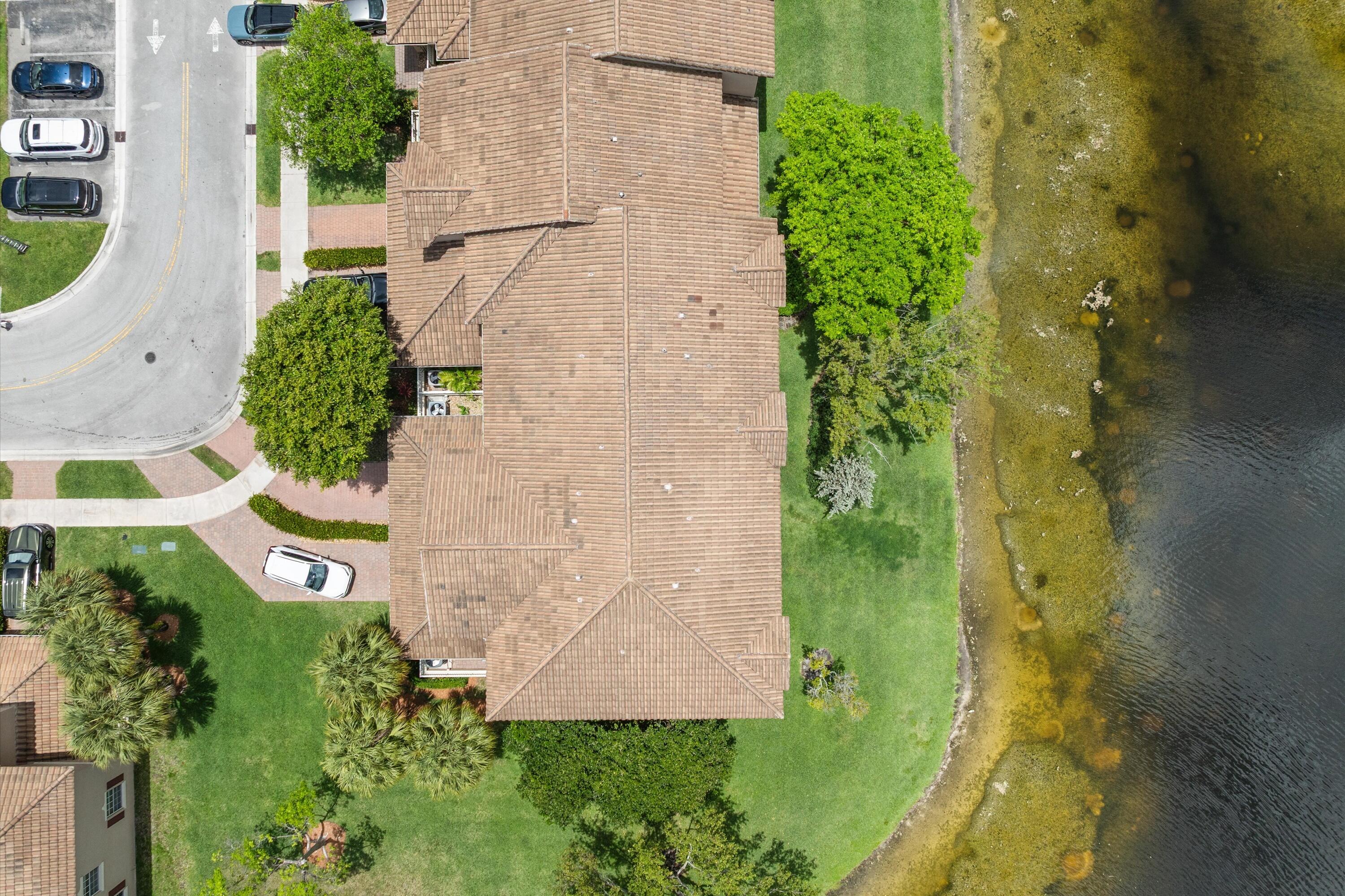 ROLLING HILLS GOLF & TENNIS CLUB - Residential
