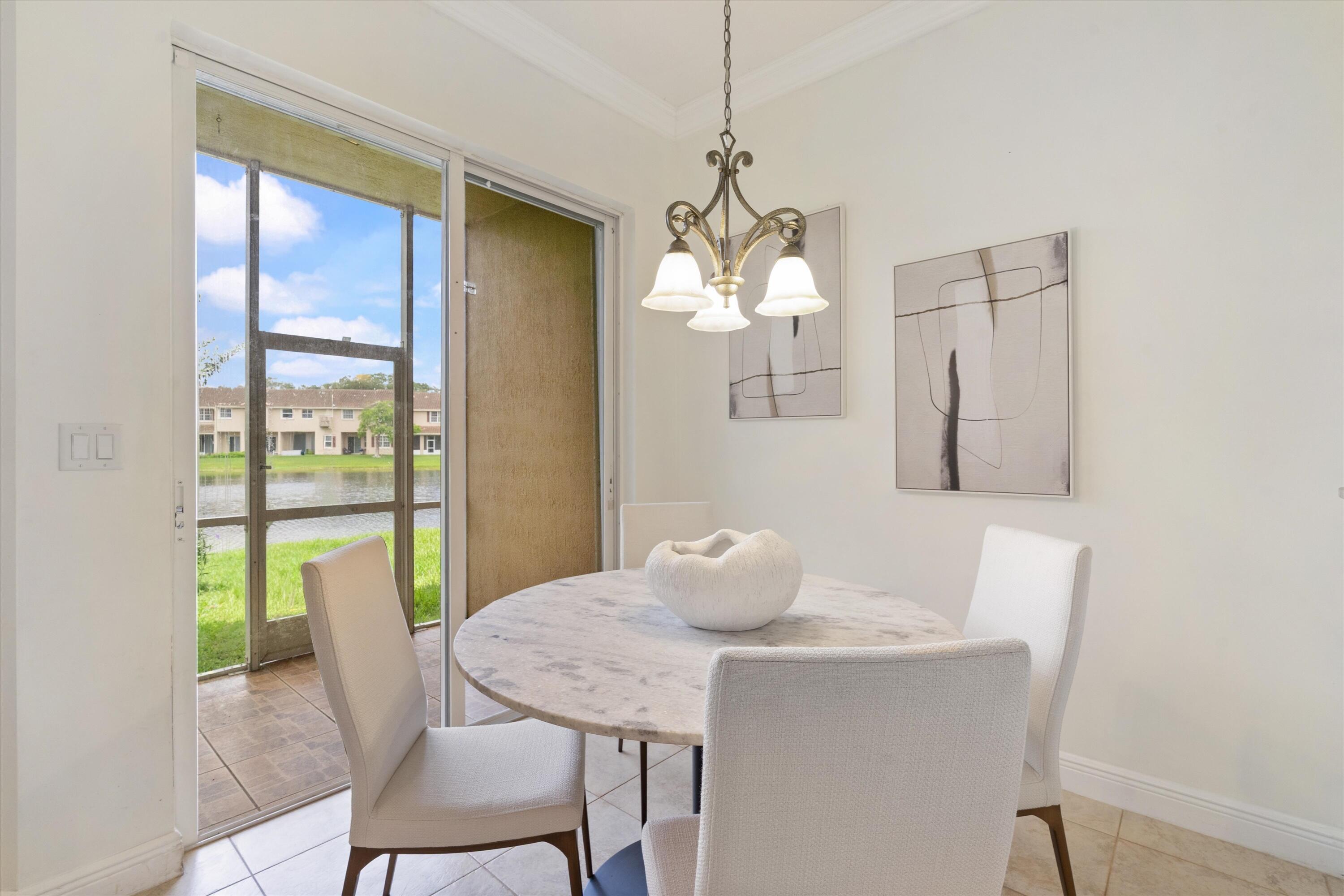 ROLLING HILLS GOLF & TENNIS CLUB - Residential