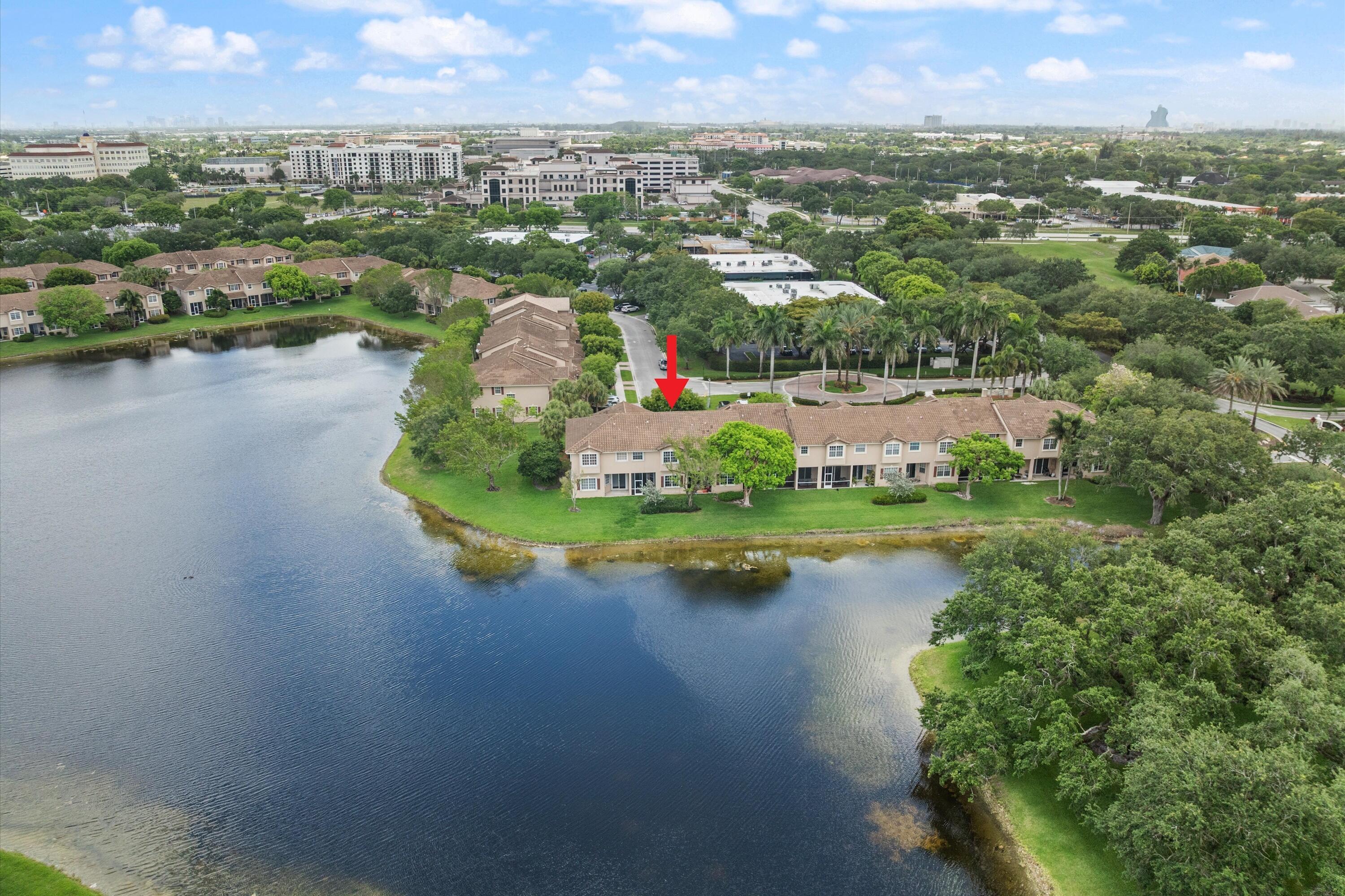 ROLLING HILLS GOLF & TENNIS CLUB - Residential