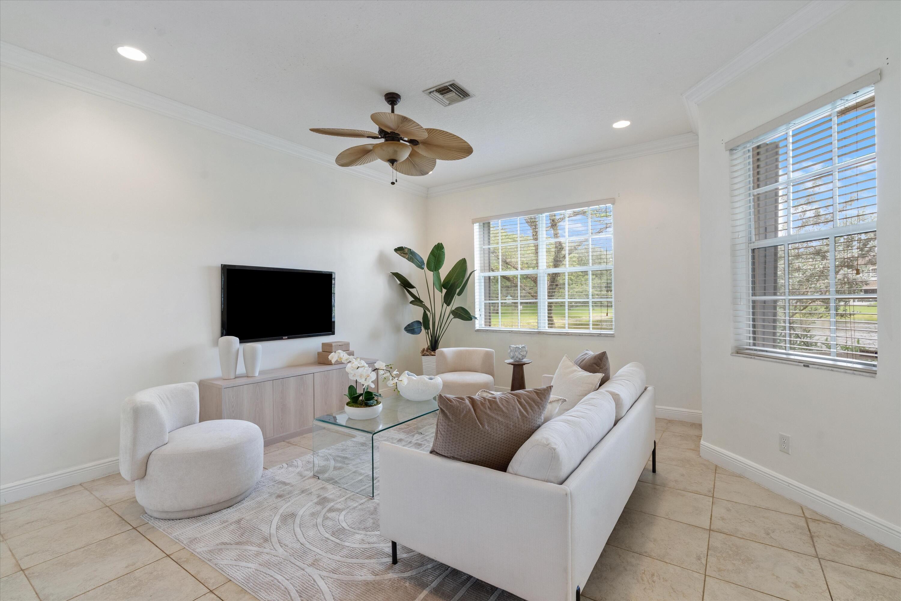 ROLLING HILLS GOLF & TENNIS CLUB - Residential