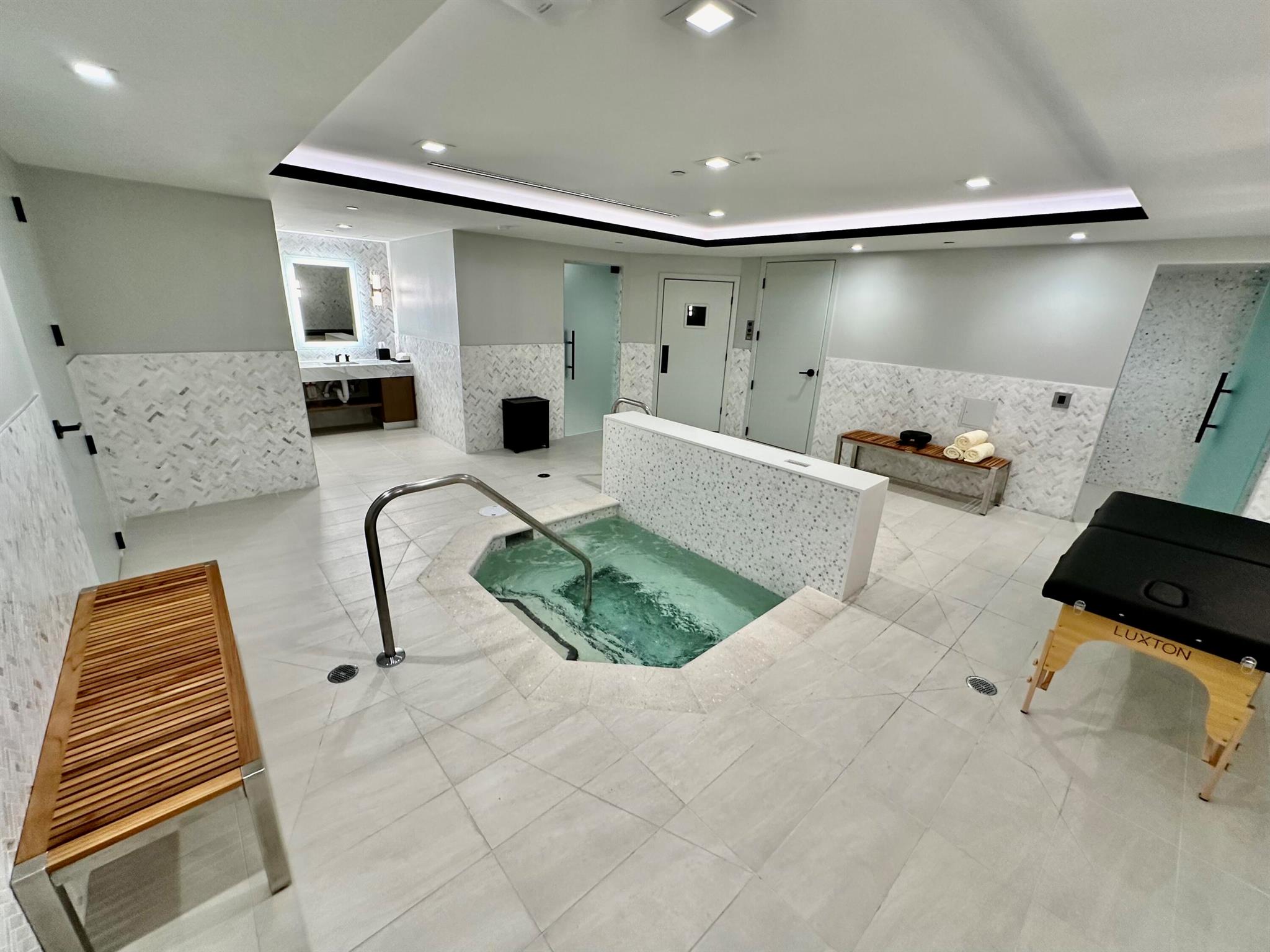 MIZNER GRAND CONDO - Residential