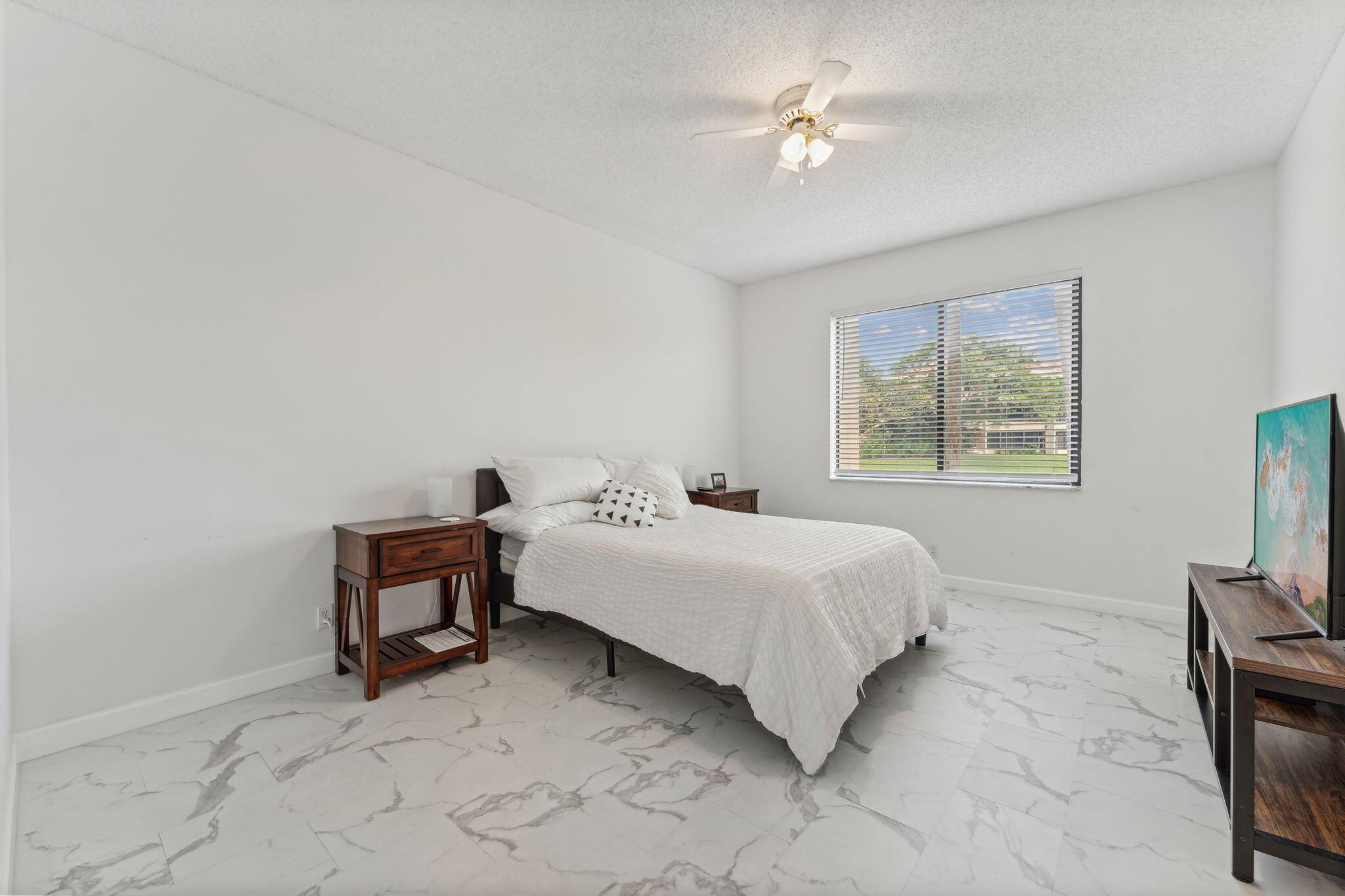 LAKES AT LA PAZ CONDO - Residential