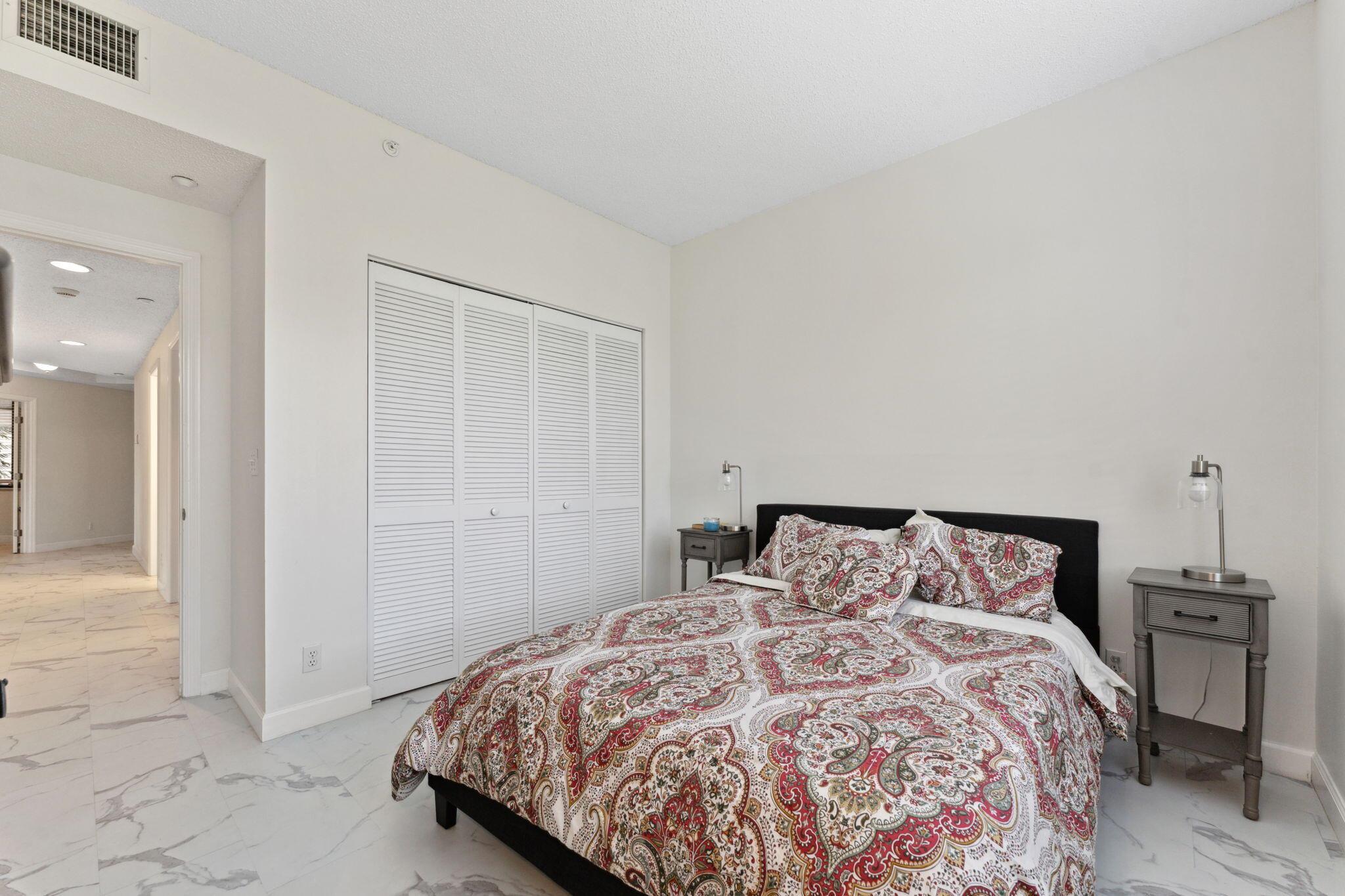 LAKES AT LA PAZ CONDO - Residential