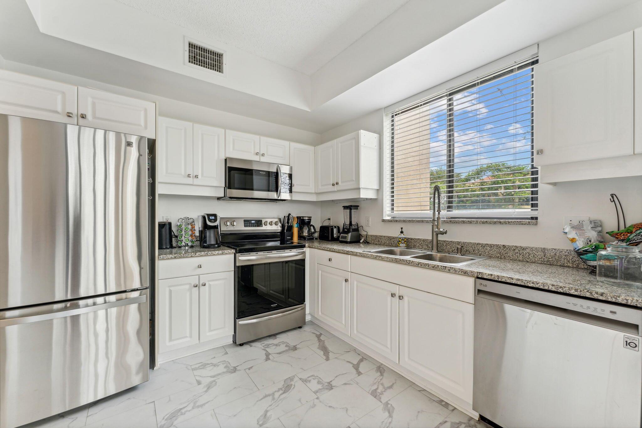 LAKES AT LA PAZ CONDO - Residential