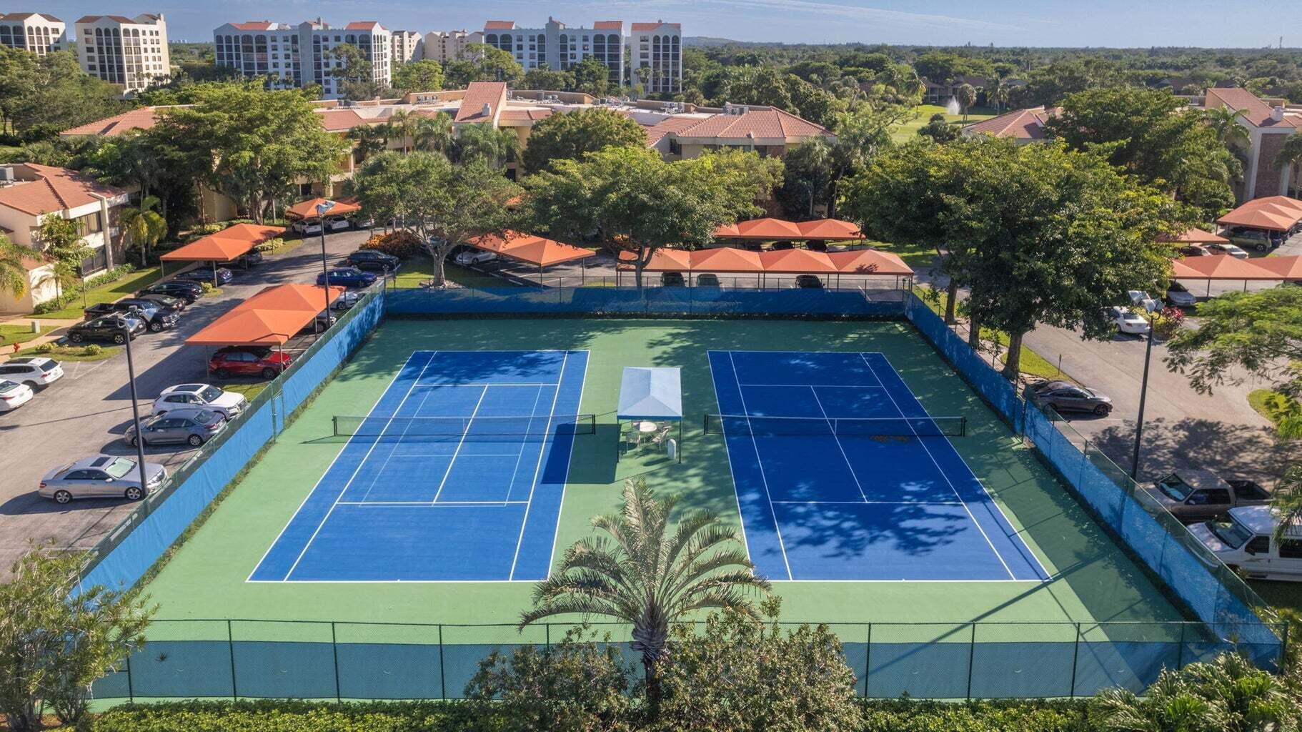 LAKES AT LA PAZ CONDO - Residential