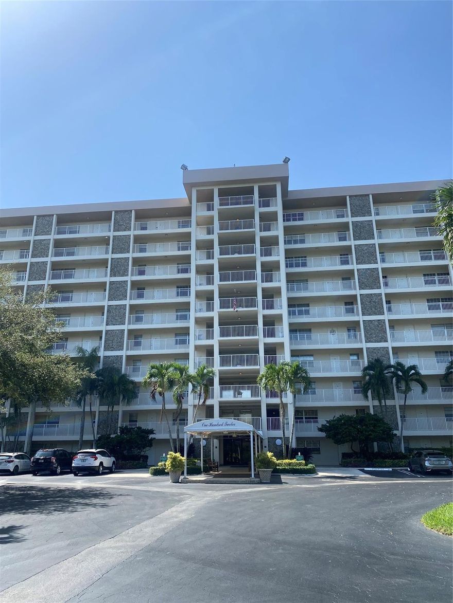 Great 2 bedrooms and 2 bathrooms apartment for rent in Palm Aire Country Club. This property features a gorgeous golf view, very bright, all tiled, washer and dryer inside the unit, updated! Community pool is walking distance. Near shops, restaurants, main highways and beaches.
Association requires a 700 minimum credit score.