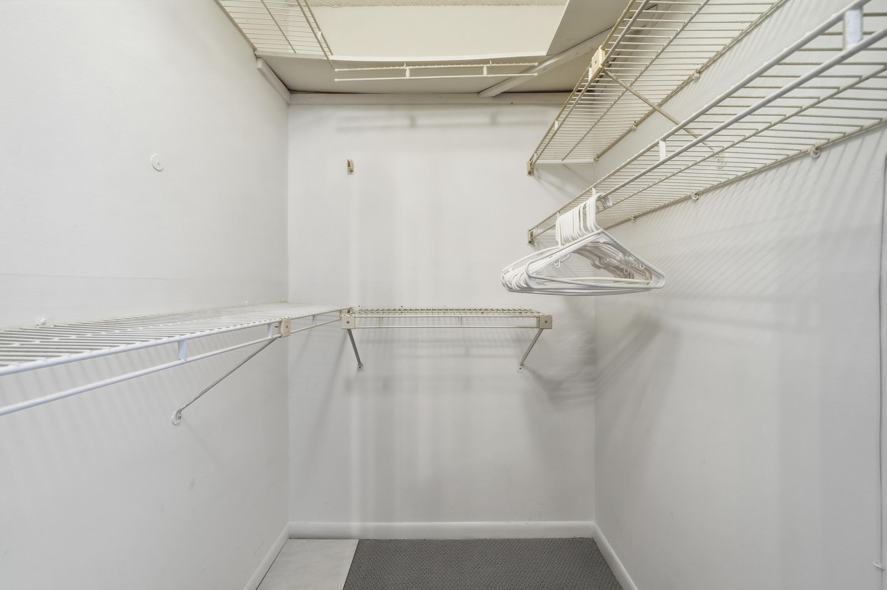 HILLCREST EAST NO 27 CONDO - Residential