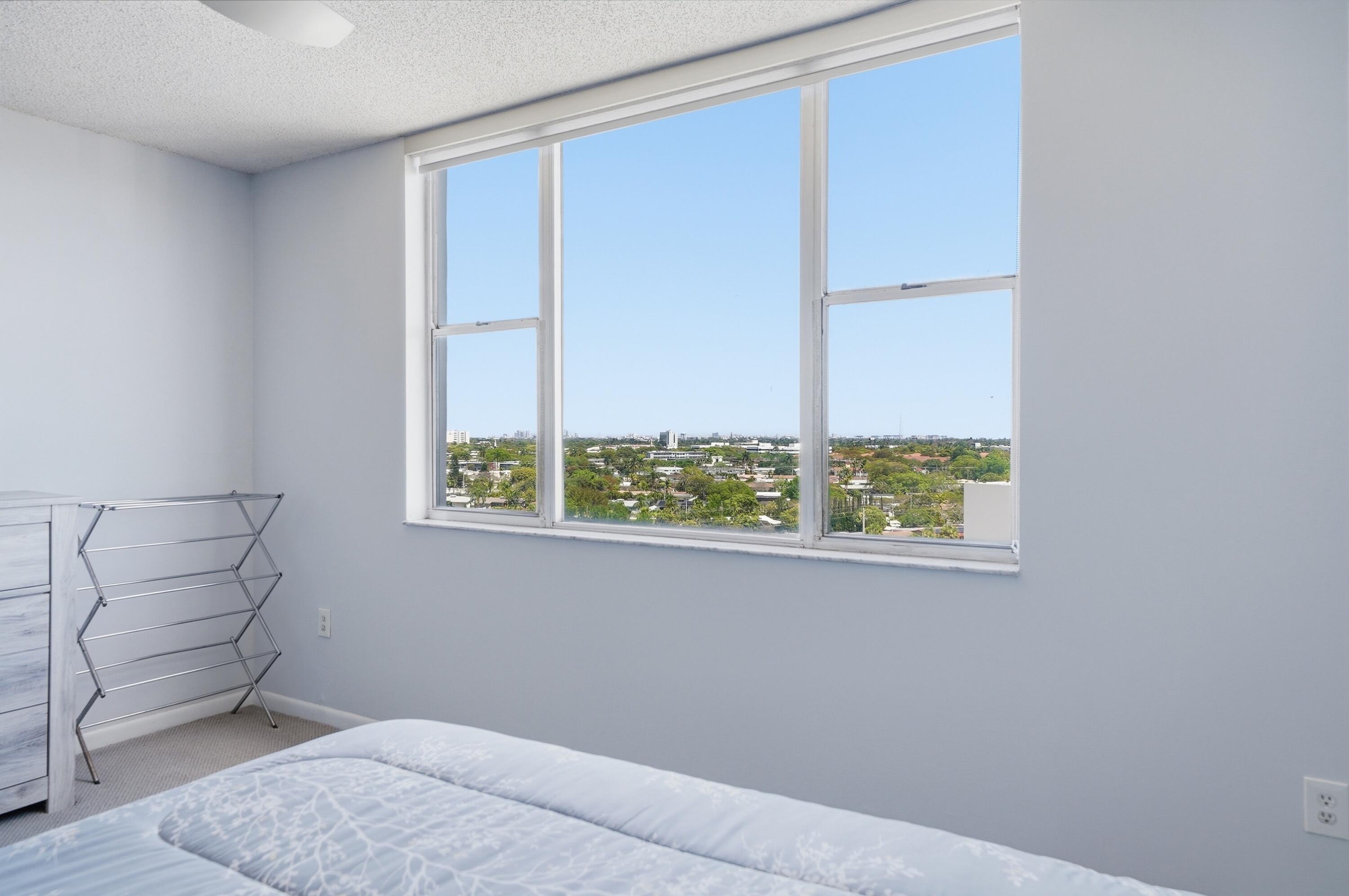 HILLCREST EAST NO 27 CONDO - Residential