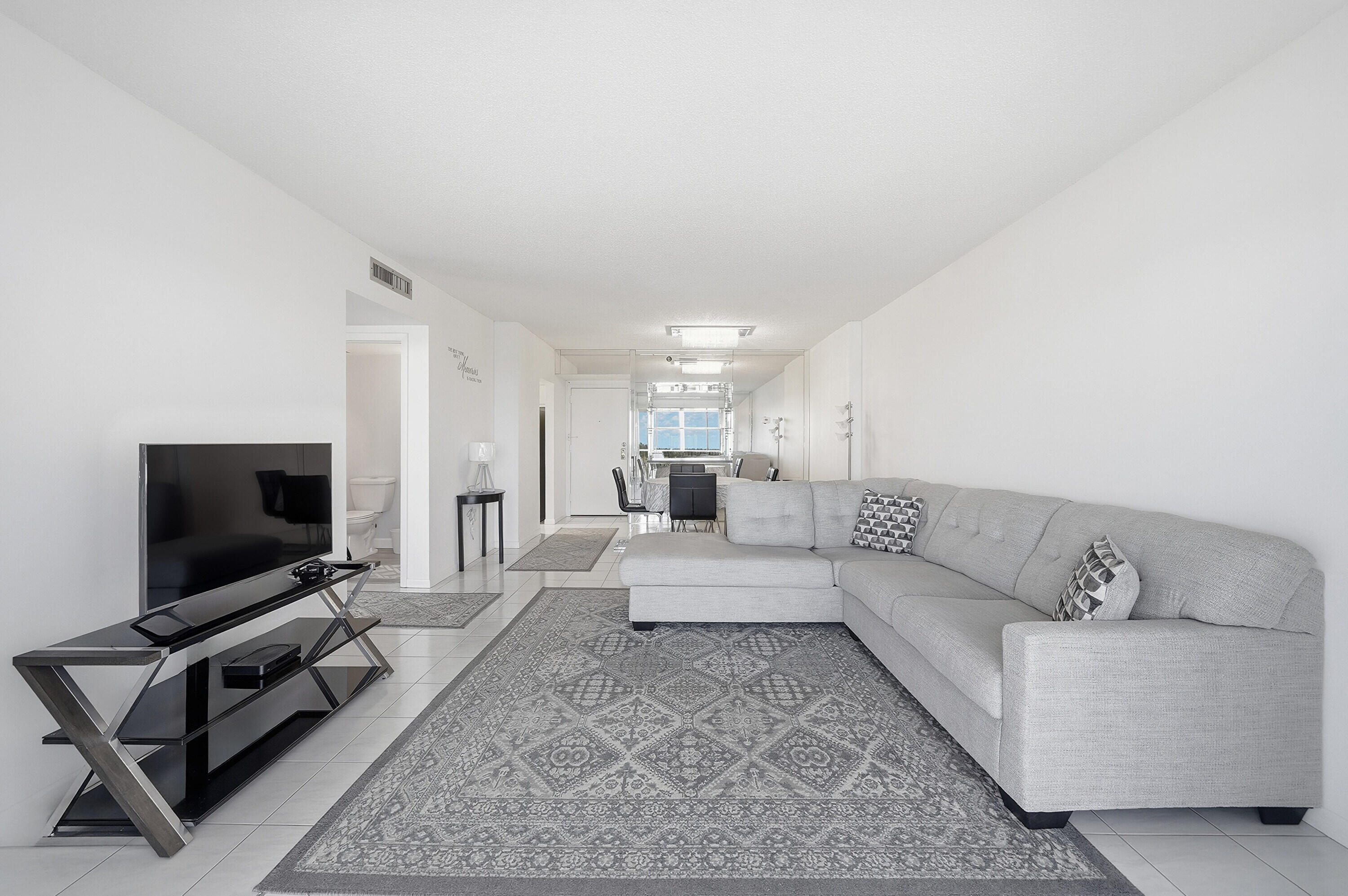 HILLCREST EAST NO 27 CONDO - Residential