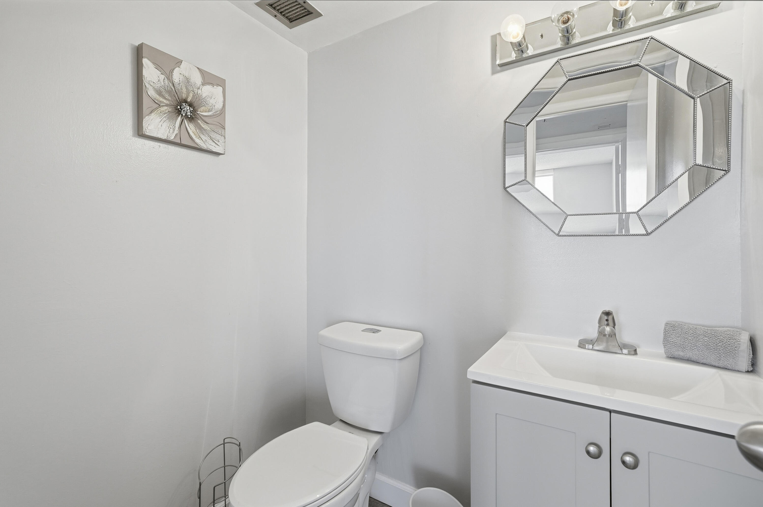 HILLCREST EAST NO 27 CONDO - Residential