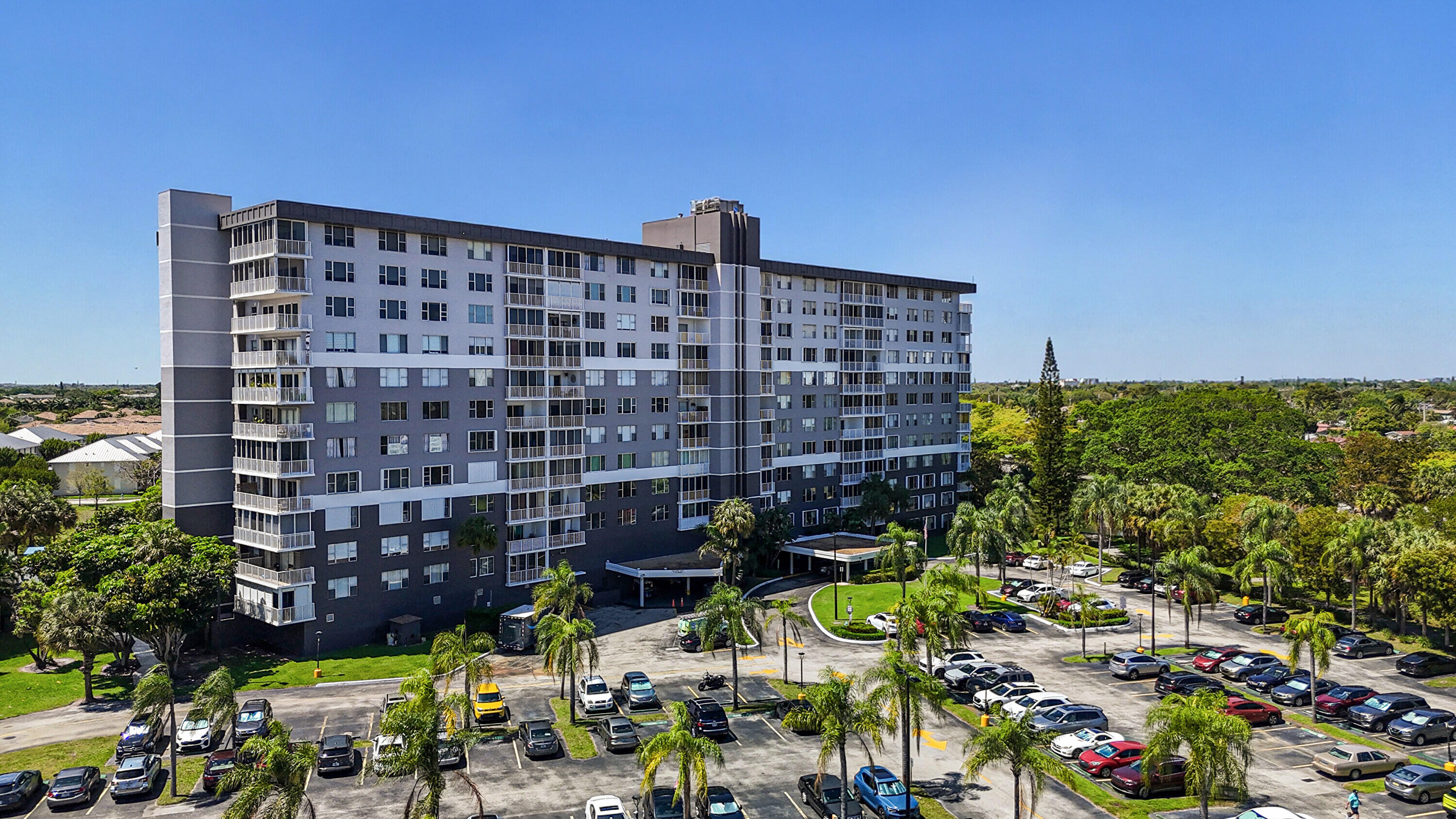 HILLCREST EAST NO 27 CONDO - Residential