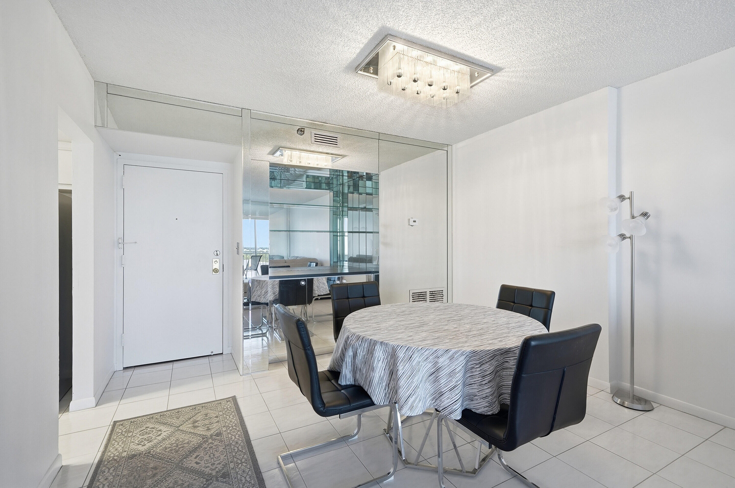 HILLCREST EAST NO 27 CONDO - Residential