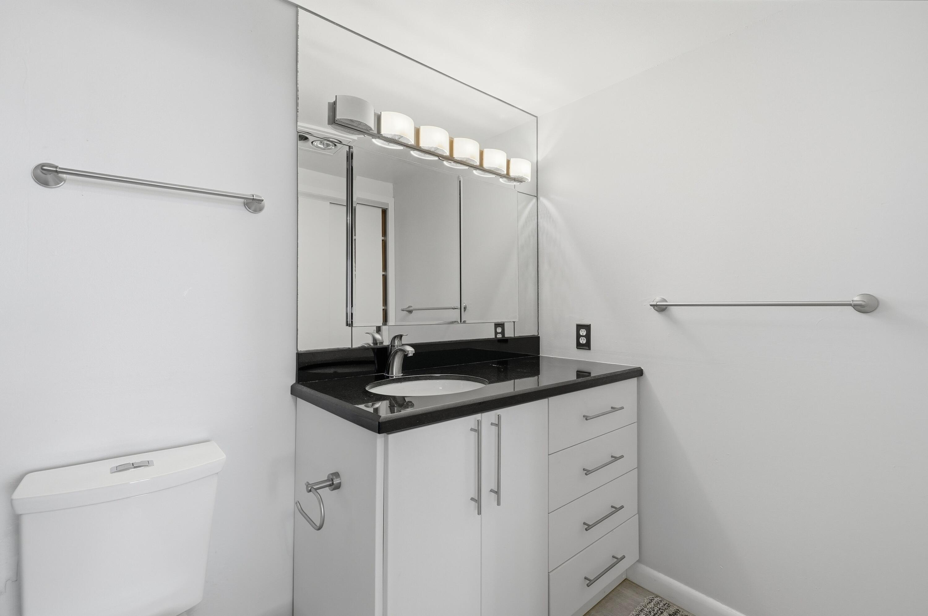 HILLCREST EAST NO 27 CONDO - Residential