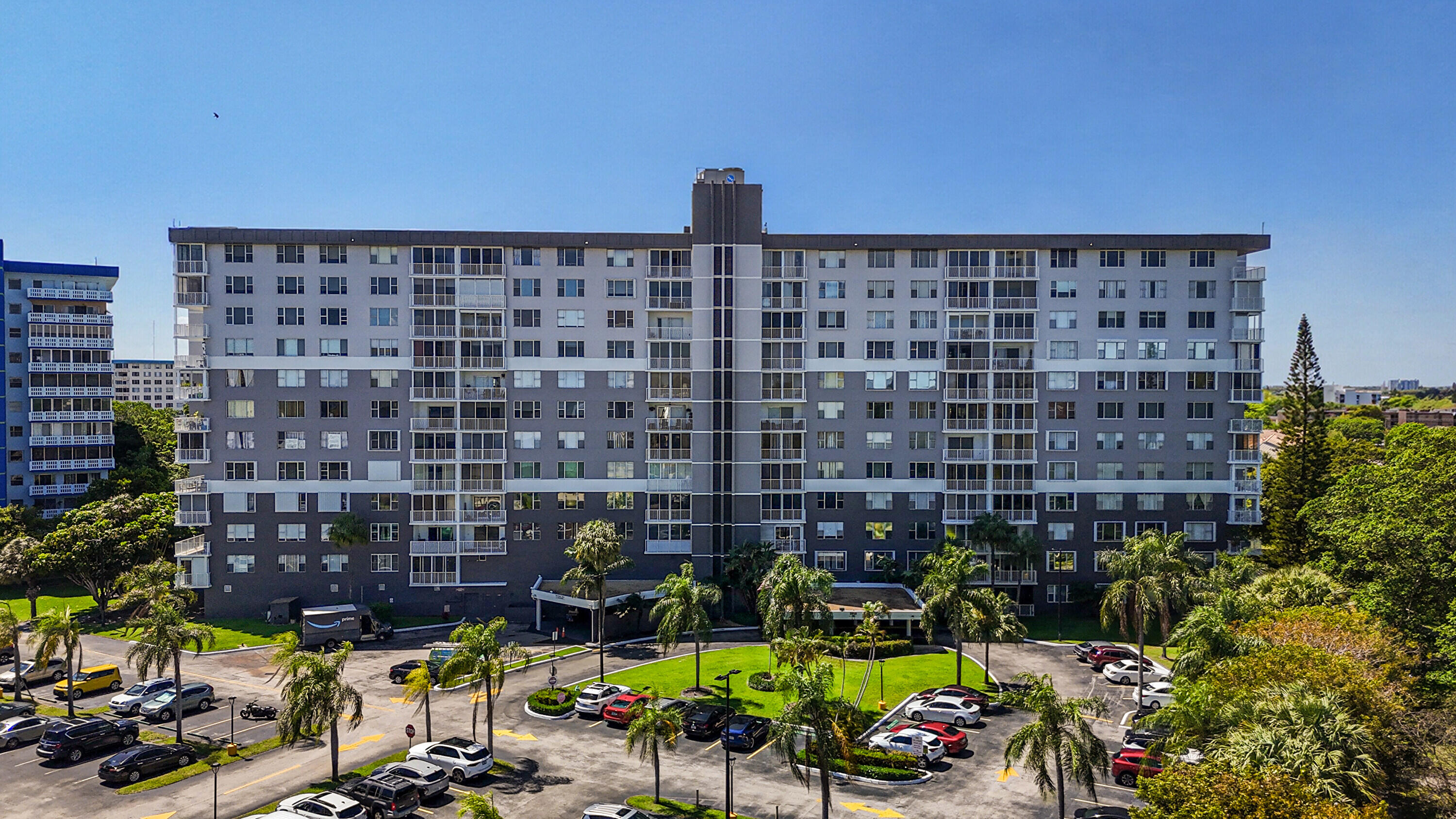 HILLCREST EAST NO 27 CONDO - Residential