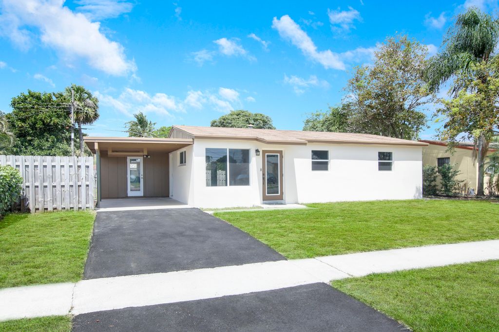 Photo of 9241 Bloomfield Drive, Palm Beach Gardens, FL 33410 (MLS # R10798492)