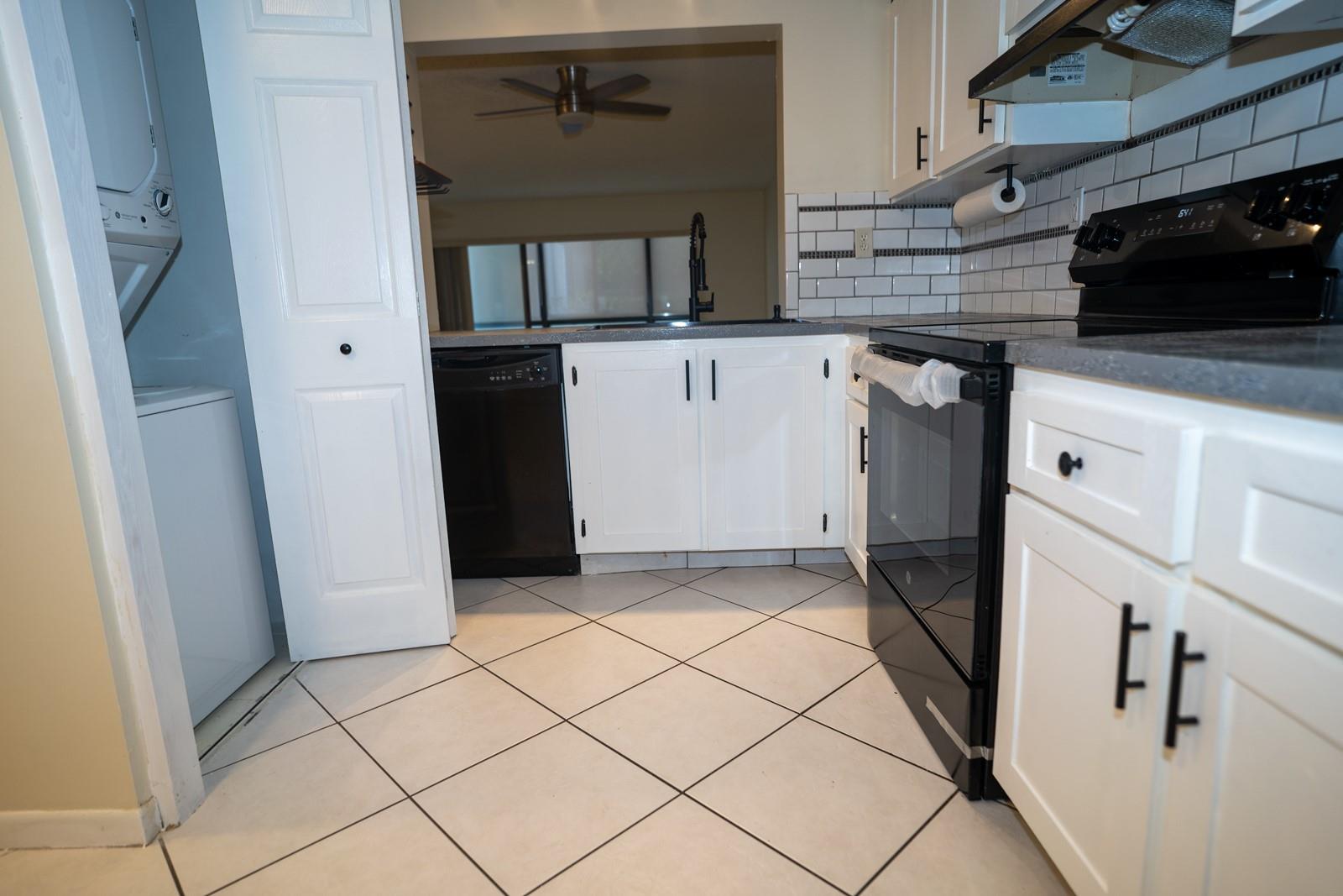 202 E Laurel Dr 1202