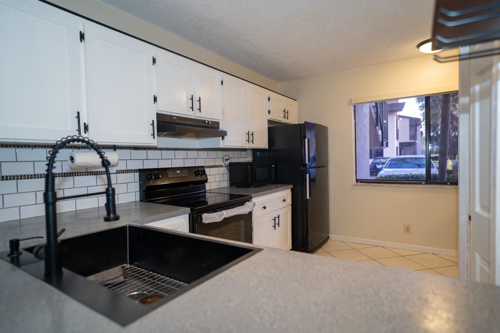 202 E Laurel Dr 1202