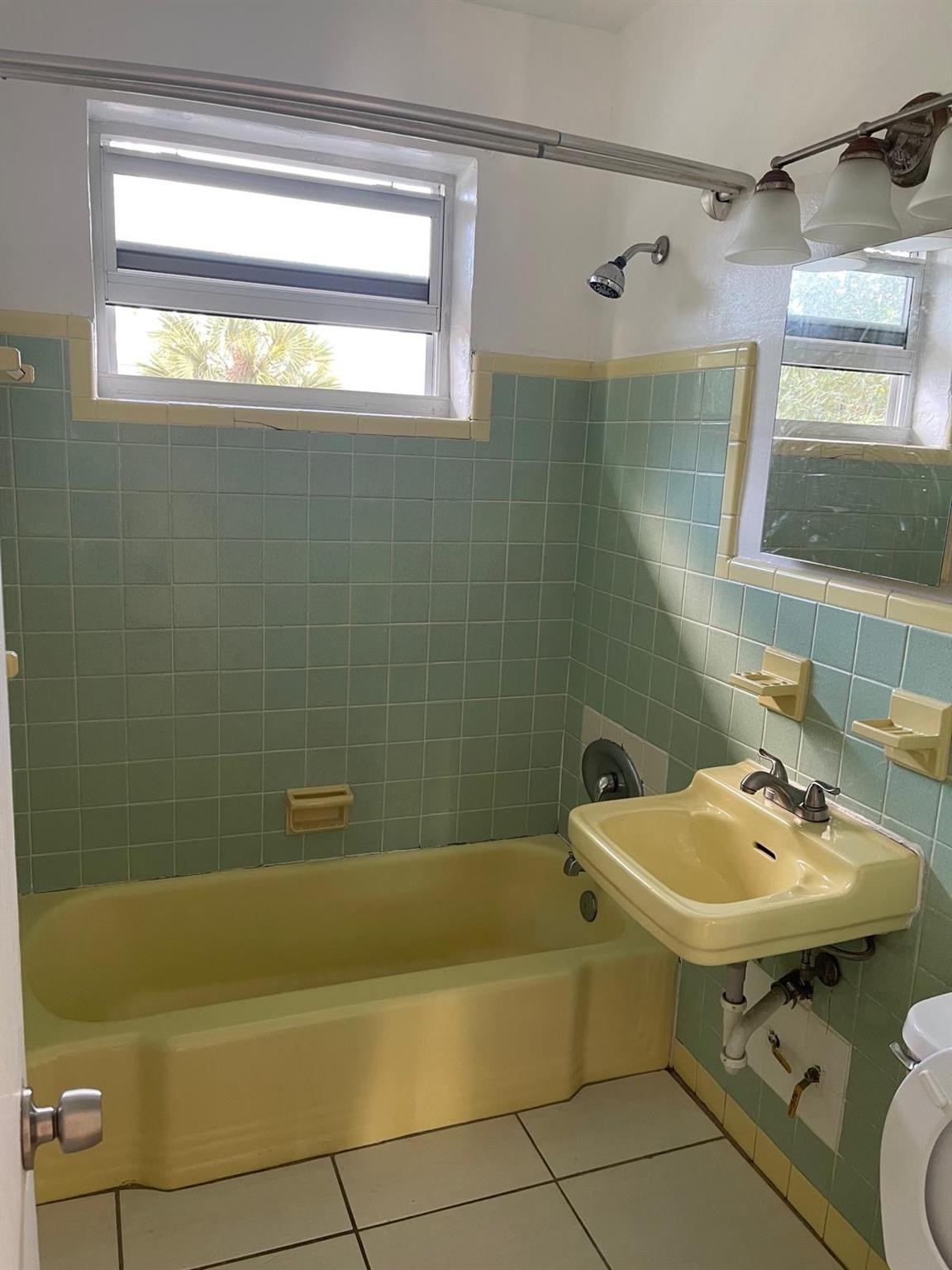 MIMO ON THE BEACH VIII CO - Residential Lease