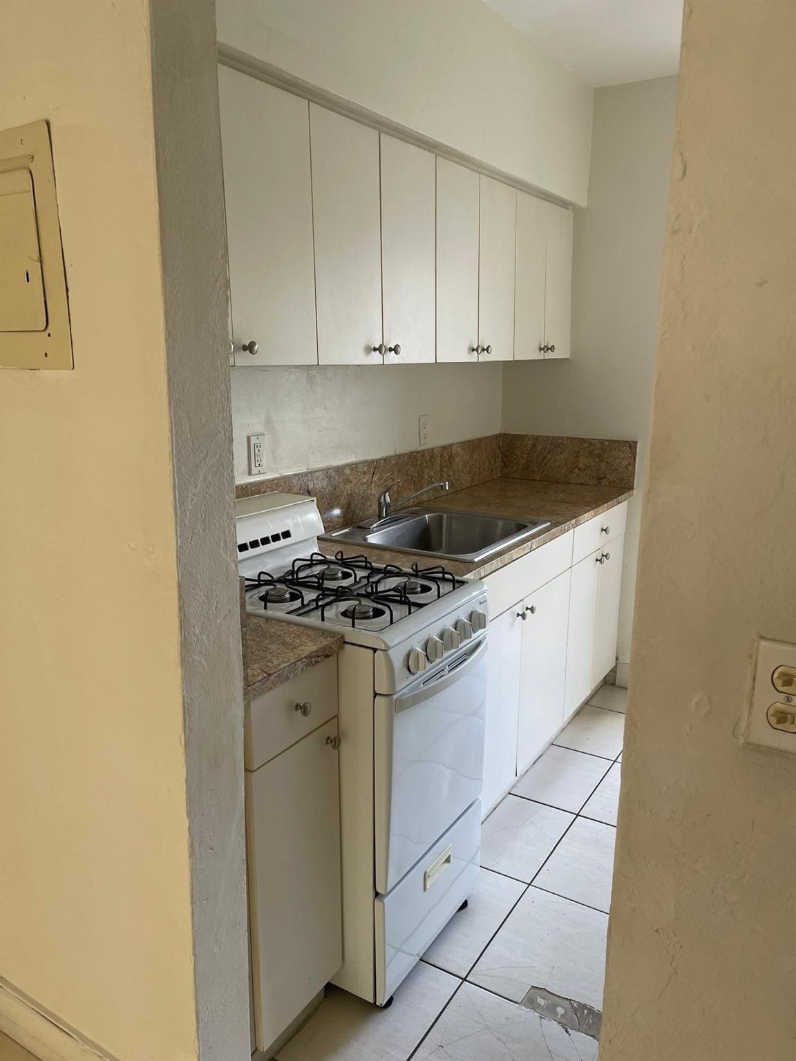 MIMO ON THE BEACH VIII CO - Residential Lease