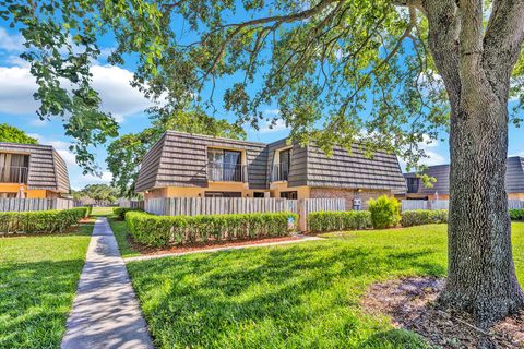 113 1st Way West Palm Beach FL 33407