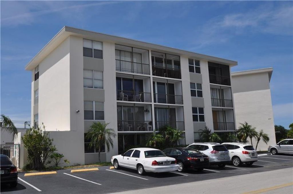 Photo of 4501 NE 21 Avenue #402, Fort Lauderdale, FL 33308 (MLS # B26016328)