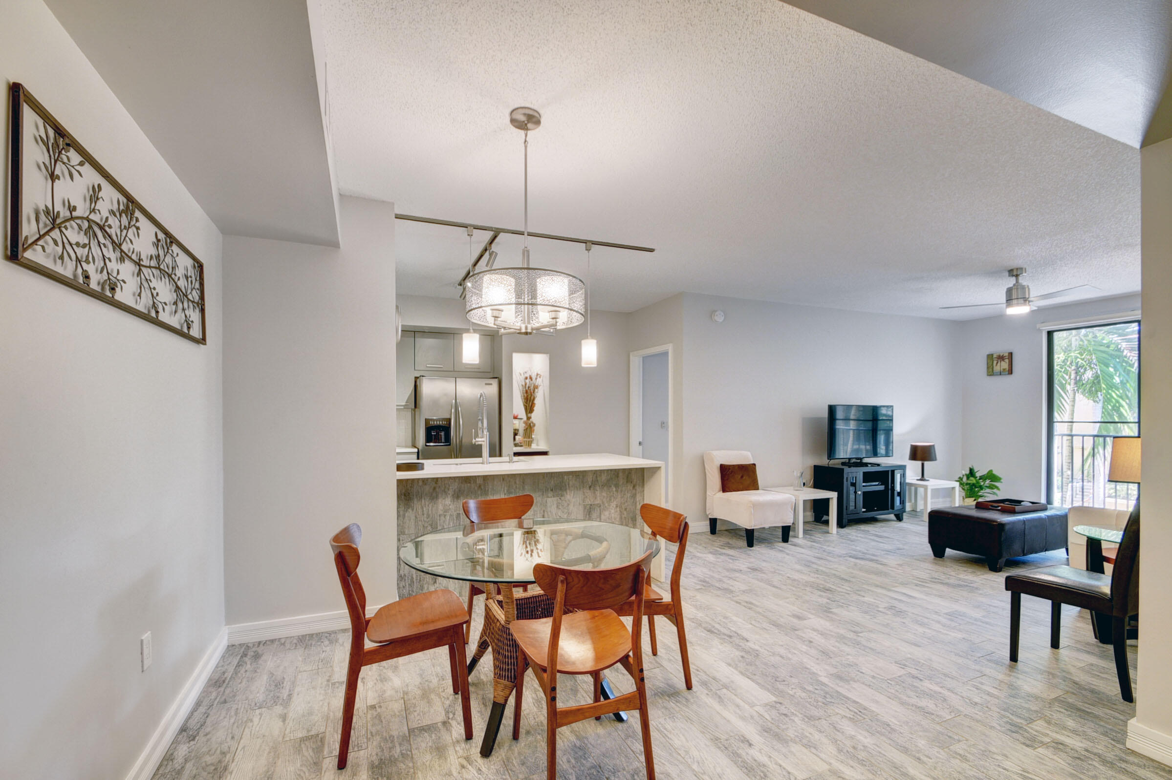720 S Sapodilla Avenue 208