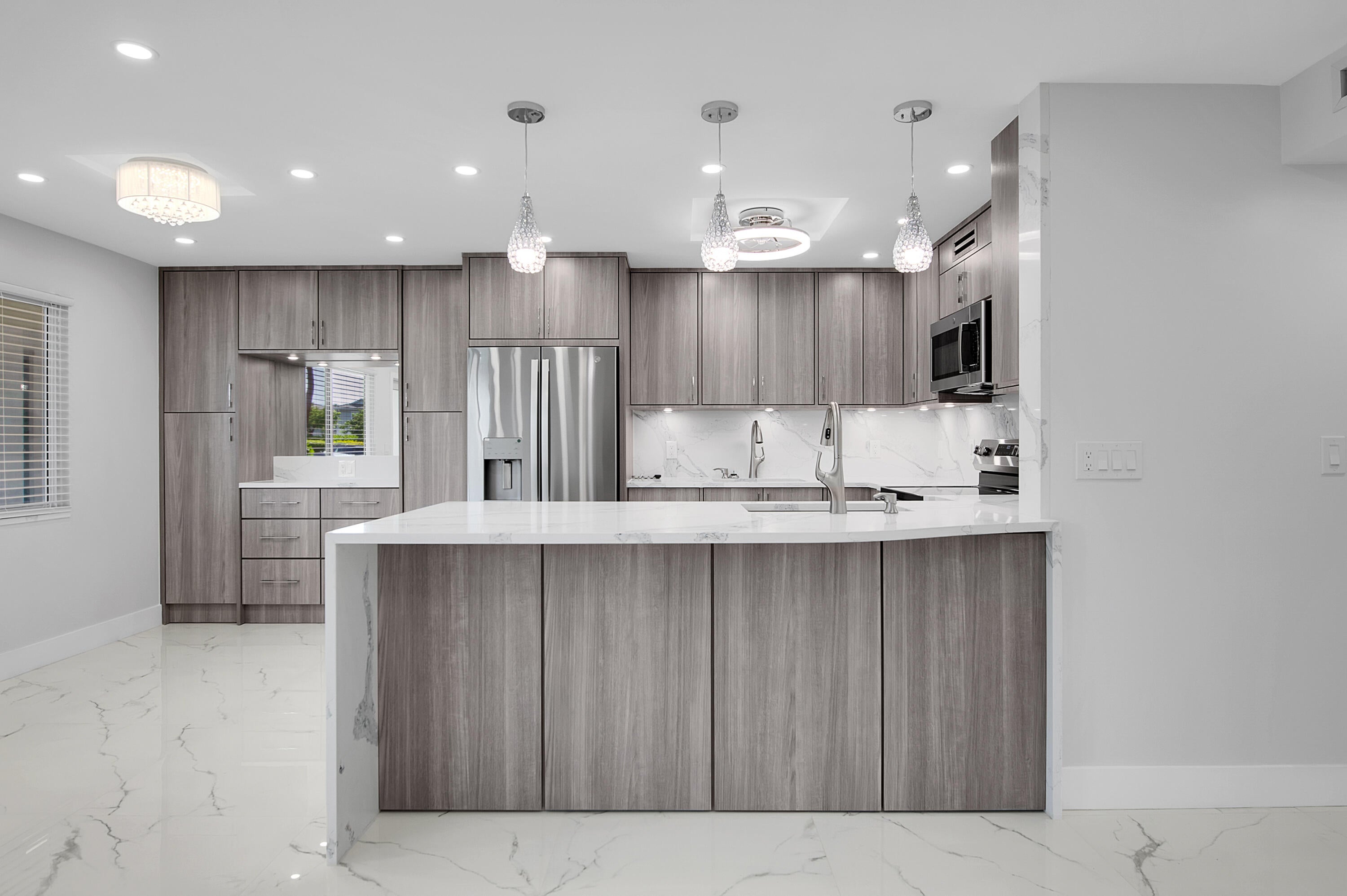 108 E Richmond A