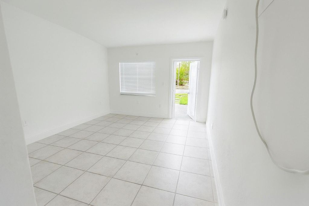 Photo of 1100 NE 12th Avenue #3, Fort Lauderdale, FL 33304 (MLS # F10526855)