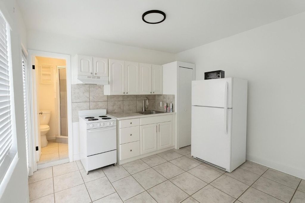 Photo of 1100 NE 12th Avenue #3, Fort Lauderdale, FL 33304 (MLS # F10526855)