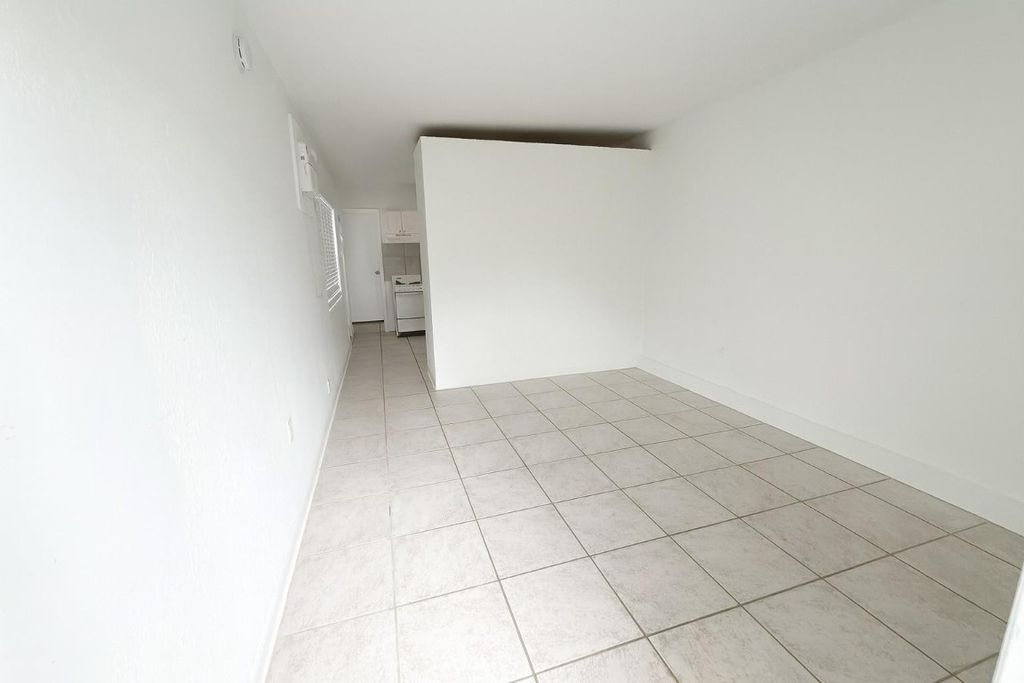 Photo of 1100 NE 12th Avenue #3, Fort Lauderdale, FL 33304 (MLS # F10526855)