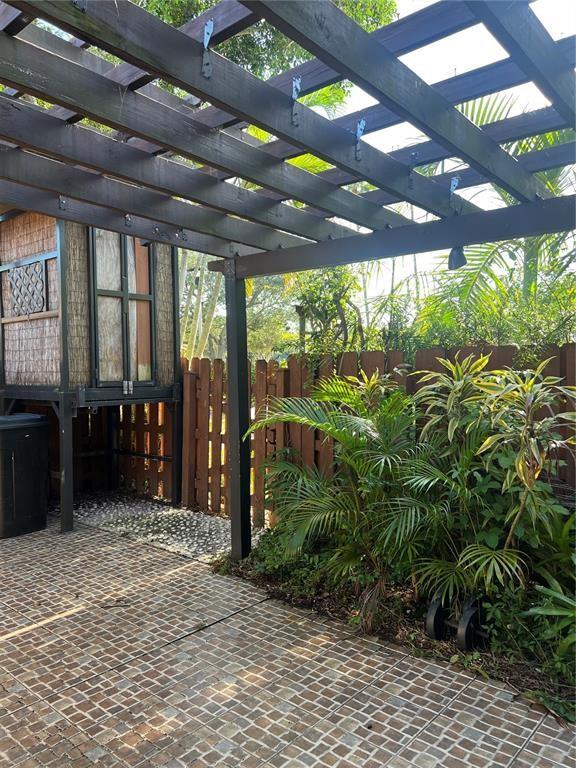 Sunrise Nob Hill East - Residential Lease