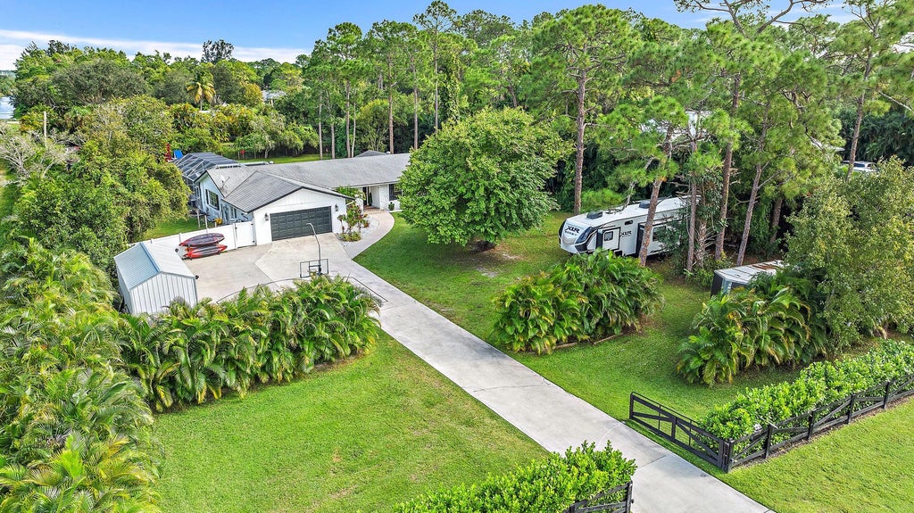 Photo of 17968 Bridle Court, Jupiter, FL 33478 (MLS # R11037717)