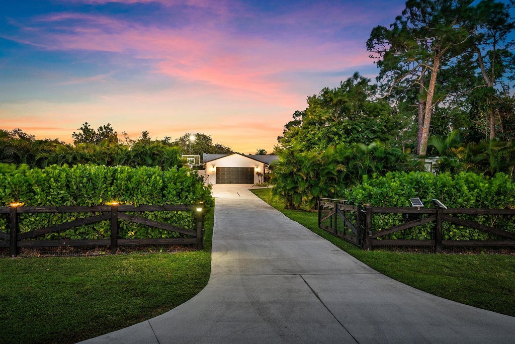 Photo of 17968 Bridle Court, Jupiter, FL 33478 (MLS # R11037717)