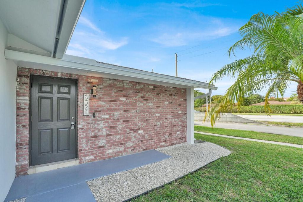 Photo of 6524 Sleepy Willow Way, Delray Beach, FL 33484 (MLS # R11153295)