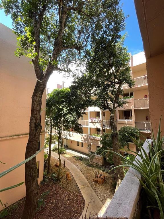 Royal Palm At Plantation - Residential Lease