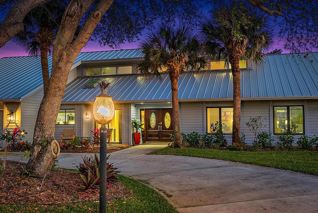 Photo of 8422 SE Quail Ridge Way, Hobe Sound, FL 33455 (MLS # B26013393)