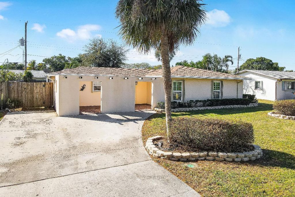 Photo of 2330 N Wallen Drive, Palm Beach Gardens, FL 33410 (MLS # R11153424)