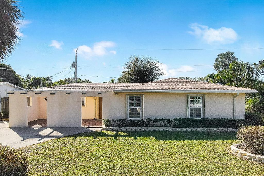 Photo of 2330 N Wallen Drive, Palm Beach Gardens, FL 33410 (MLS # R11153424)