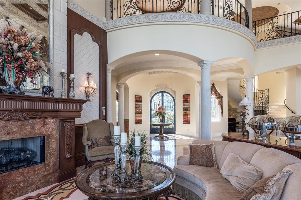 SANTA BARBARA SHORES - Residential