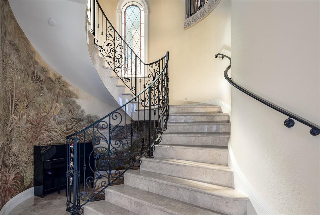 SANTA BARBARA SHORES - Residential