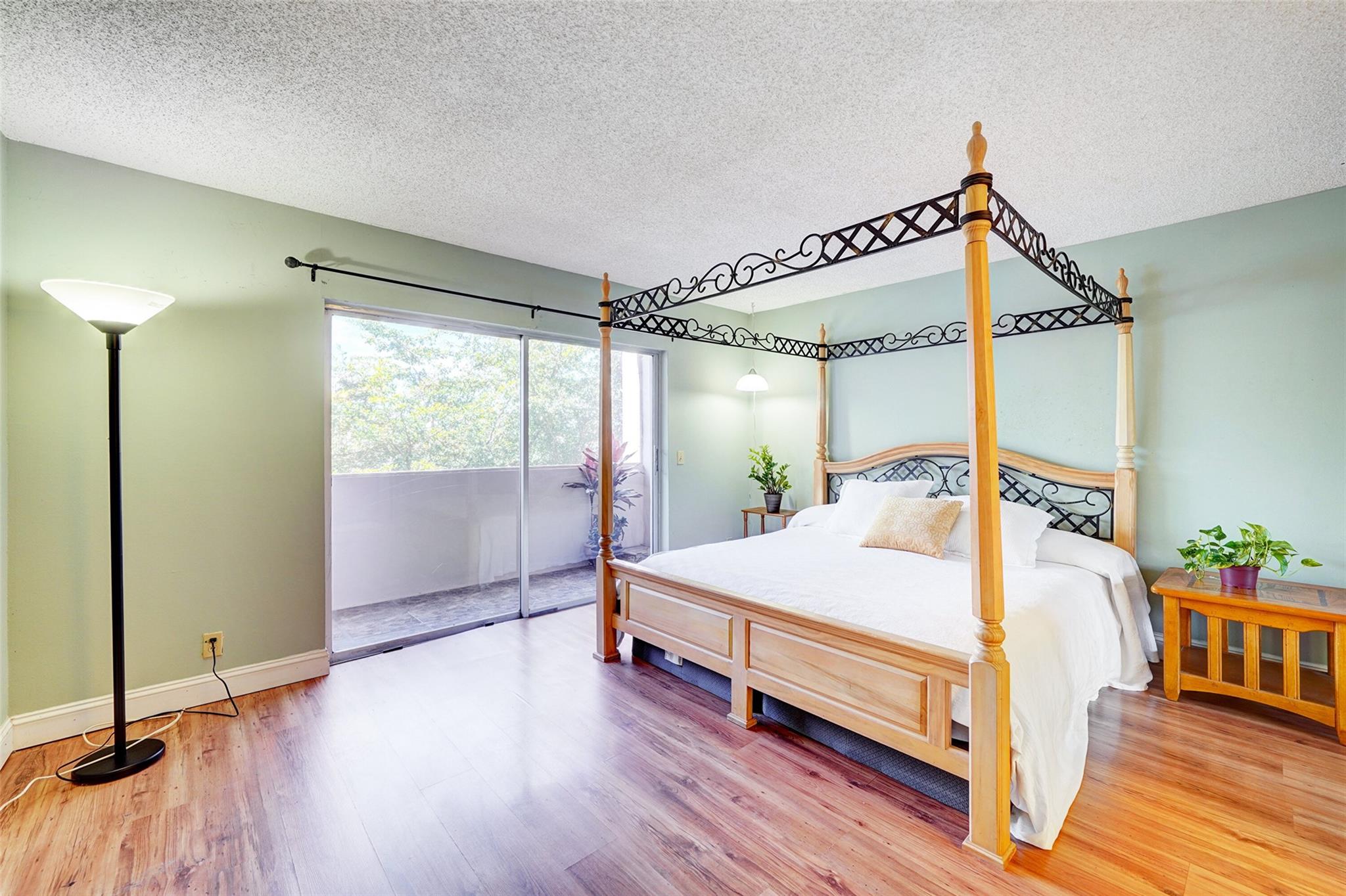 SUNRISE ISLAND - Residential