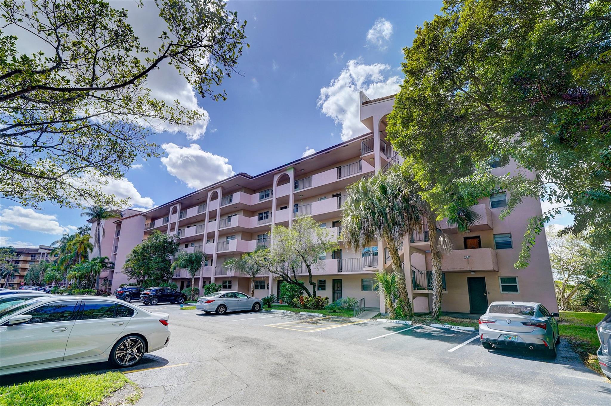 SUNRISE ISLAND - Residential