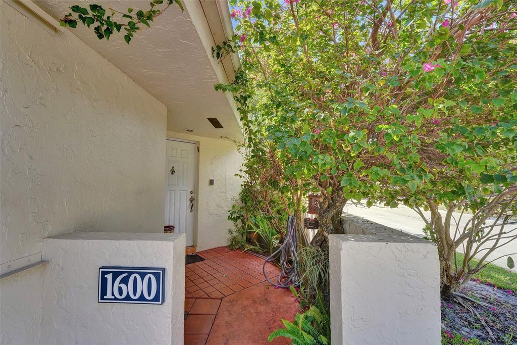 Photo of 1600 NW 81 Way #1600, Plantation, FL 33322 (MLS # F10523271)