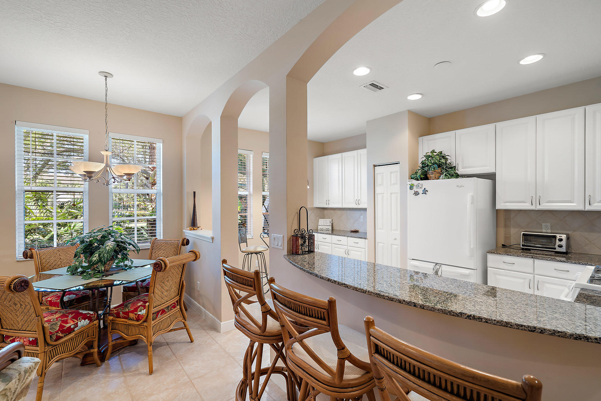 MANSIONS AT EVERGRENE WEST CONDO - Residential Lease