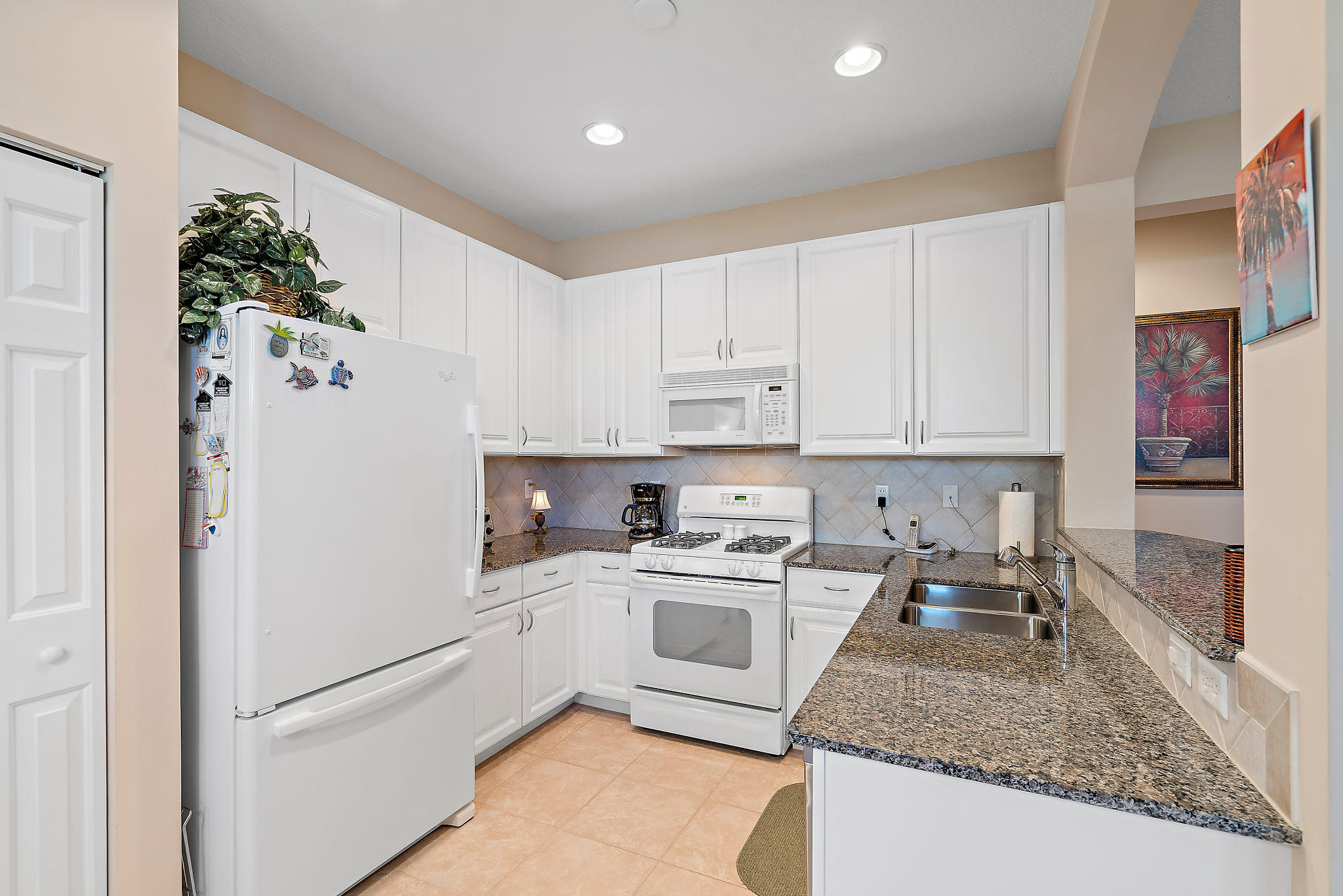 MANSIONS AT EVERGRENE WEST CONDO - Residential Lease