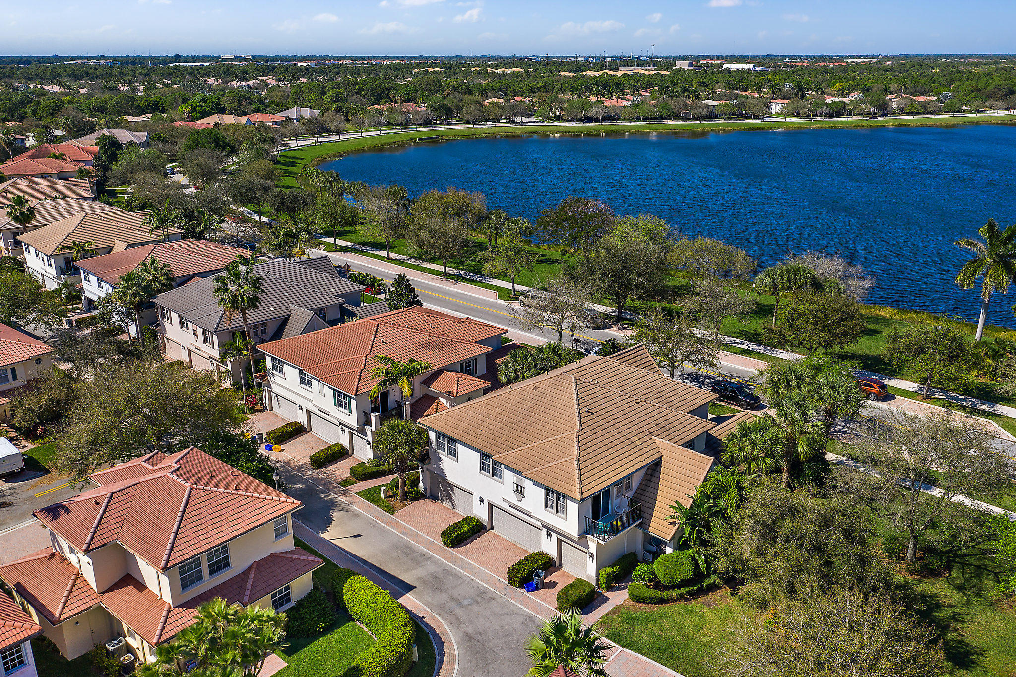 MANSIONS AT EVERGRENE WEST CONDO - Residential Lease