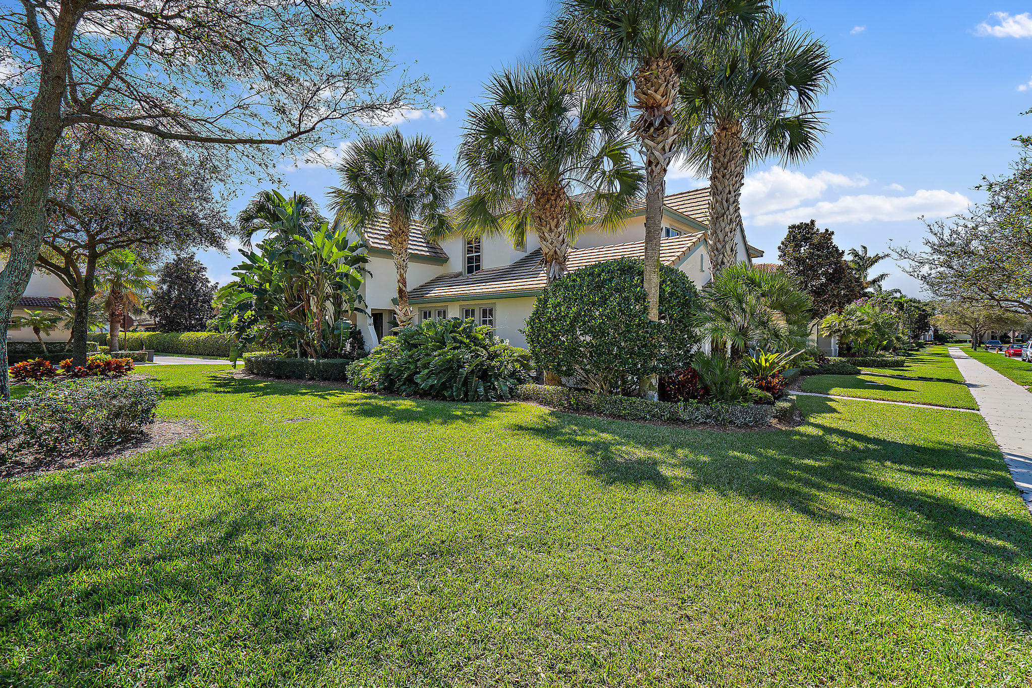 MANSIONS AT EVERGRENE WEST CONDO - Residential Lease