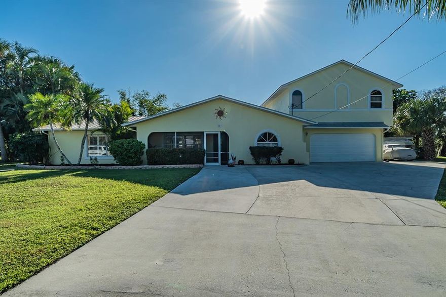 Welcome to Paradise ! Beautiful 4 bedrooms/3 bathrooms CBS construction on half an acre with 240 feet of OCEAN ACCESS waterfrontage !!! Tropical and peaceful grounds. Open concept home, HUGE master, inground swimming pool with enclosure, boat dock and beautifully located in a cul de sac !! Bring your boat and your personal touch and come make this your home !!
Minimum 60 days required for closing.