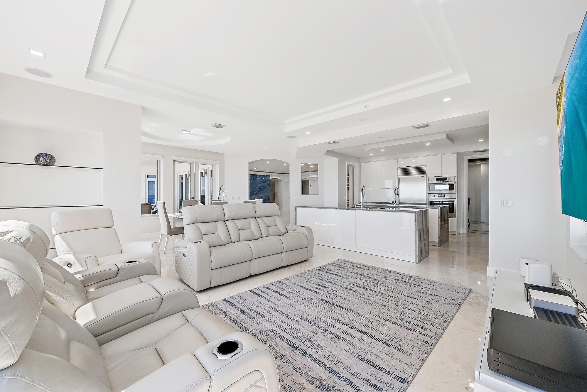 ATHENA CONDO - Residential