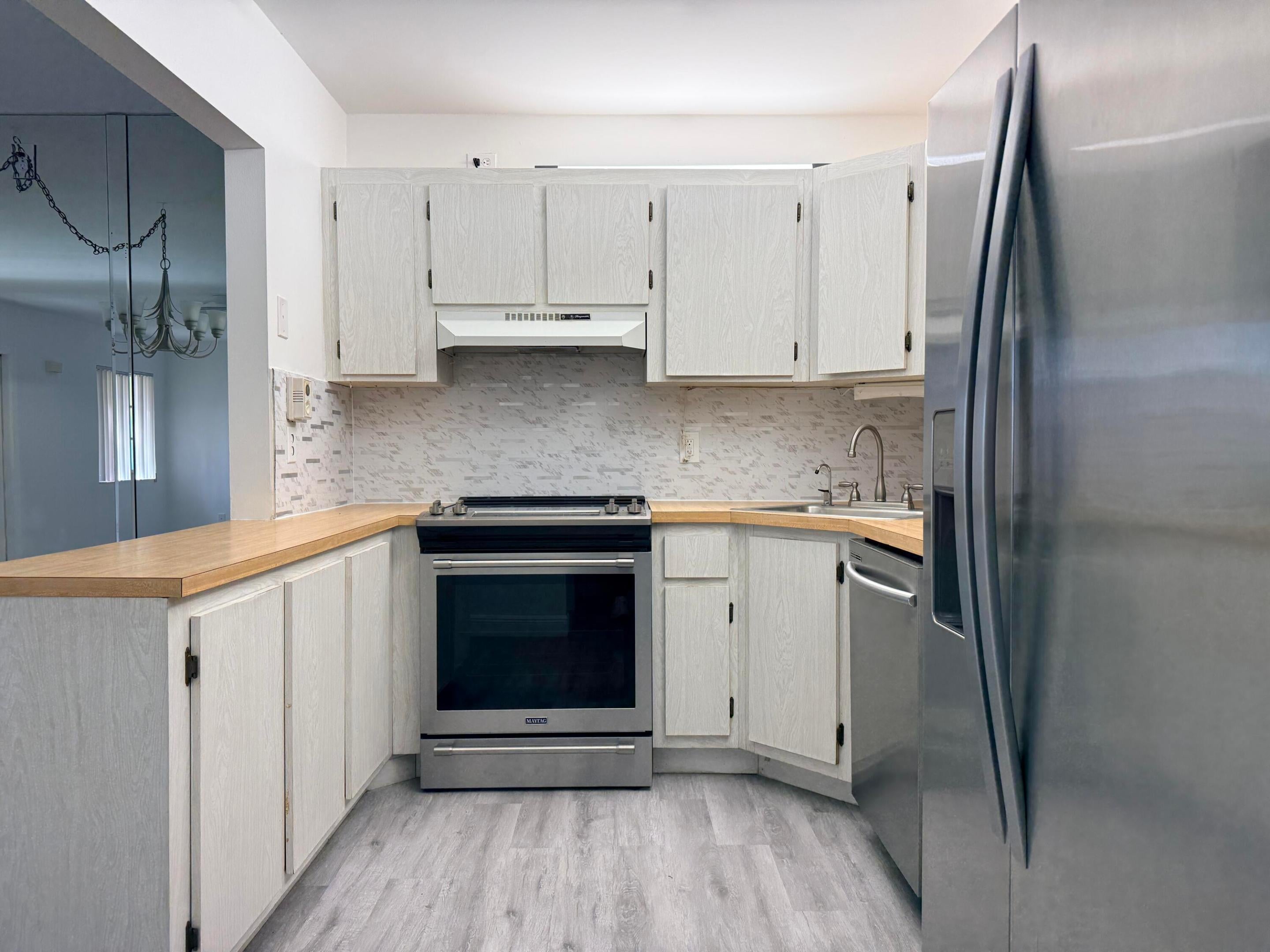 Properties 318 Knotty Pine Circle D-2